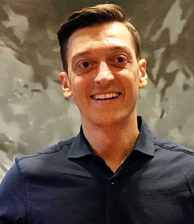 Mesut Özil'den annesini duygulandıran paylaşım! ''Evladın olmak en büyük şansım''