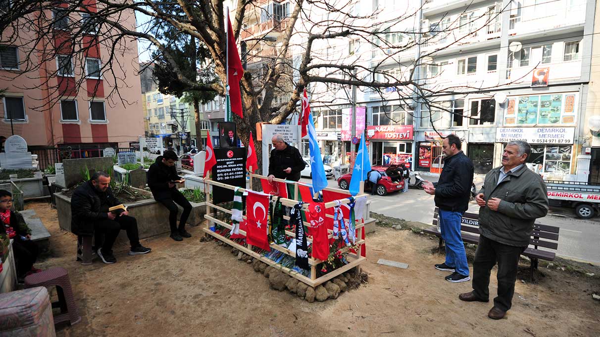 Sinan Ateş’in mezarında saygı nöbeti!