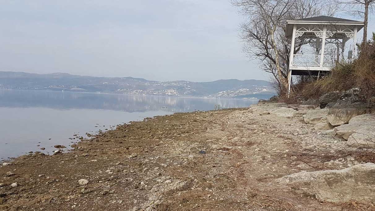 Sapanca Gölü'nde su seviyesi düştü