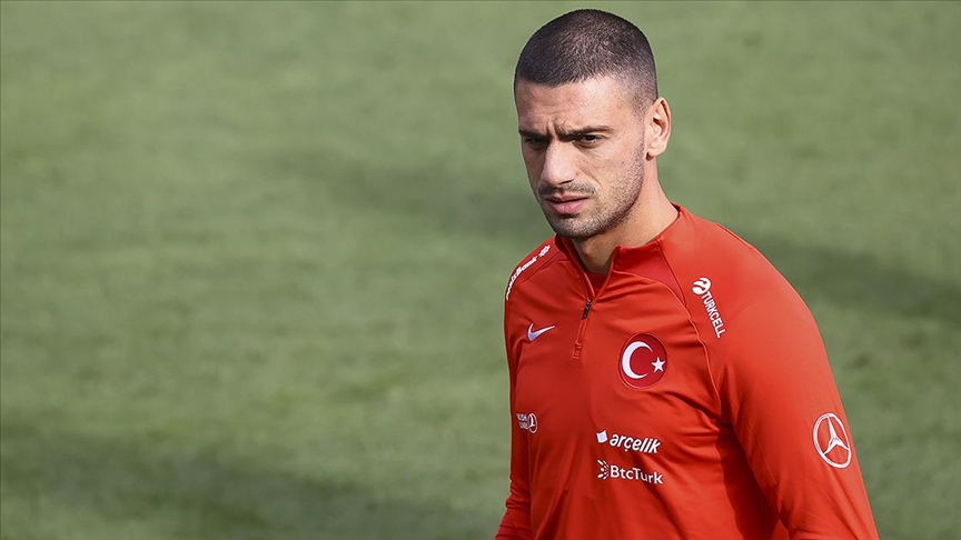 Merih Demiral'dan afetzedeler için forma kampanyası!