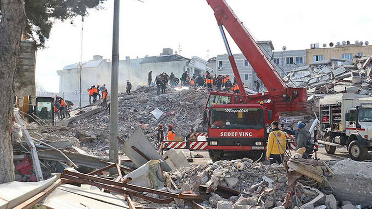 Otel enkazında hayatını kaybeden rehber sayısı 18'e yükseldi