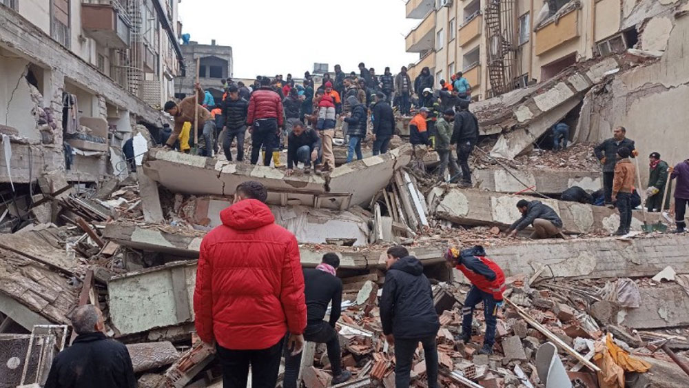 Deprem bölgesindeki çocukların 267'sinin kimliği halen tespit edilemedi