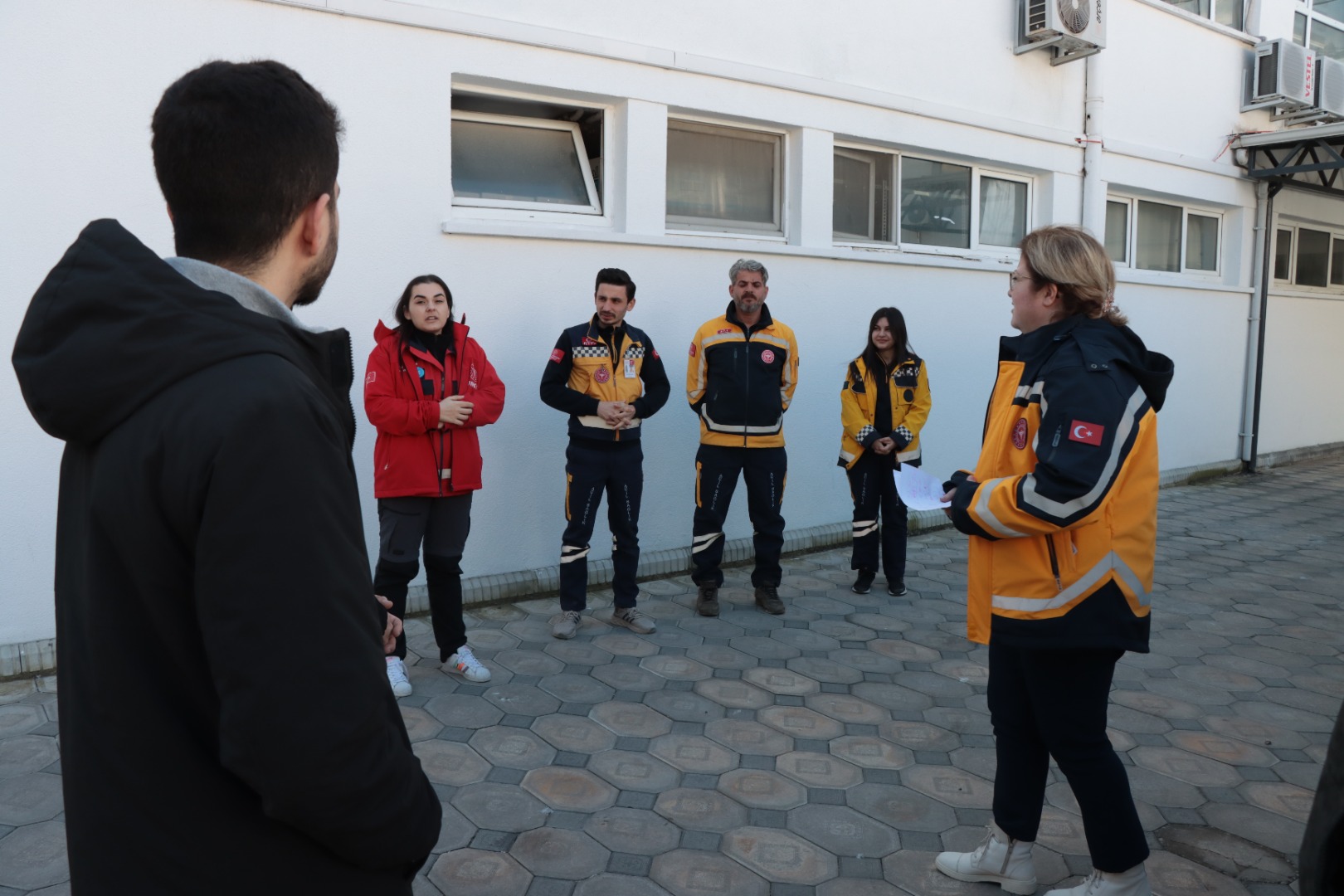 119 gönüllü sağlıkçı deprem bölgesine gitti