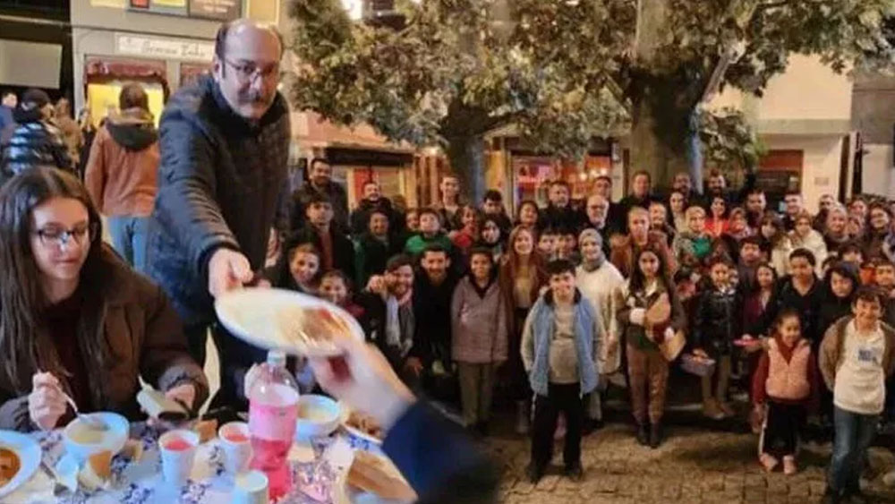 Seksenler dizisi ekibi depremzedeleri ağırladı