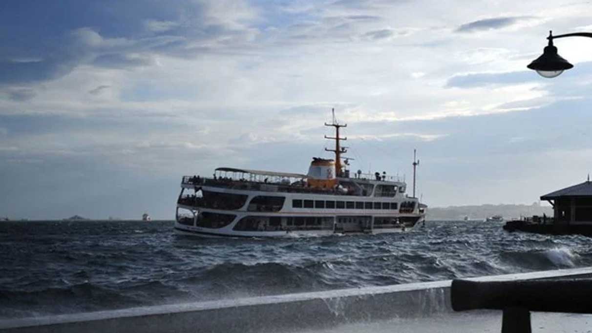 İstanbul'da vapur seferlerine lodos engeli!