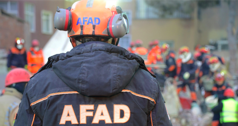 Afad çalışanından depremzedeye taciz iddiası!