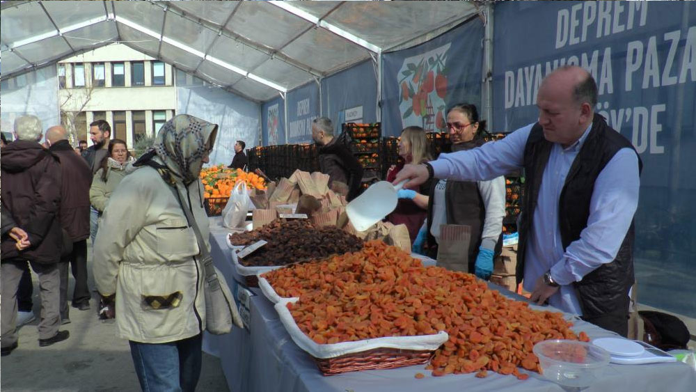 Kadıköy’de 'Dayanışma Pazarı' yeniden kuruldu