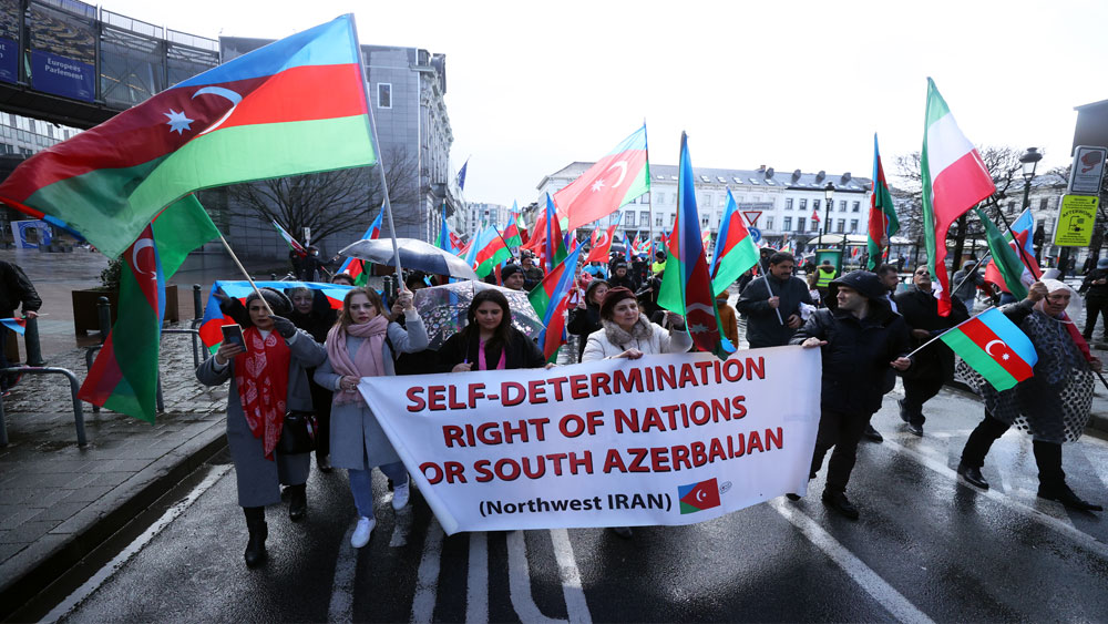 İranlı Azerbaycan Türklerinden rejim karşıtı protesto