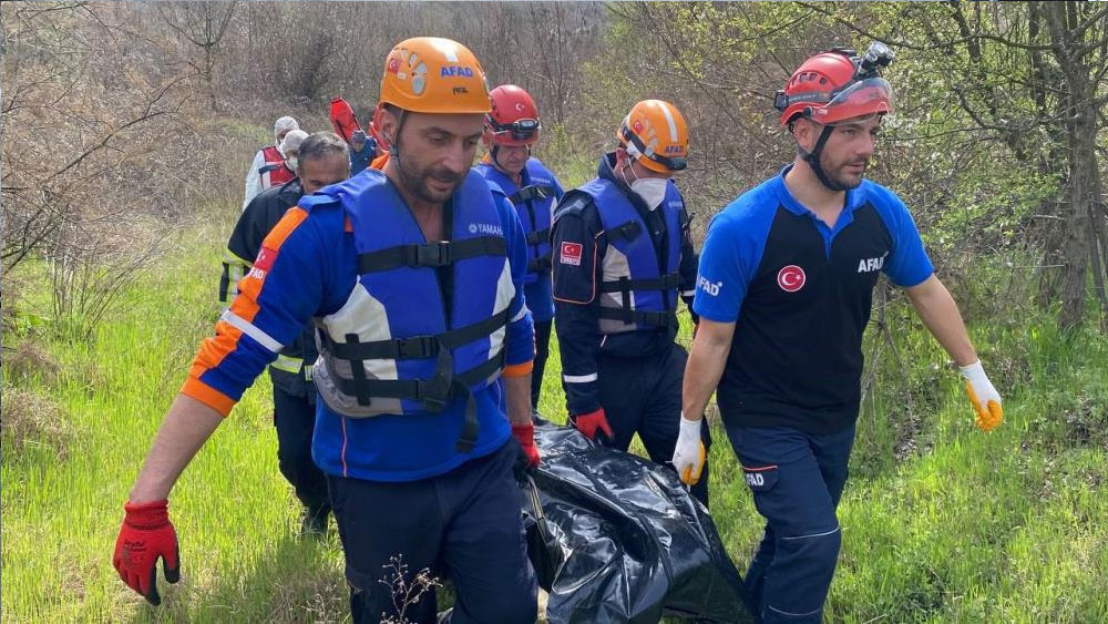 Çay kenarında kadın cesedi bulundu!