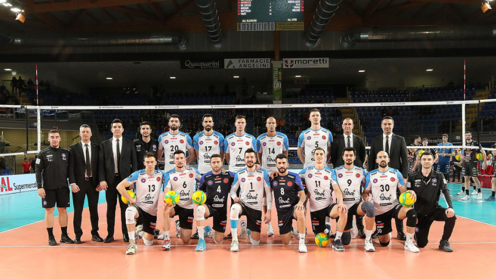 CEV Şampiyonlar Ligi’nde yarı final heyecanı: Halkbank ilk maçına çıkıyor