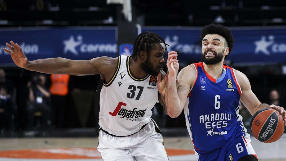 Anadolu Efes Virtus Bologna'yı farklı geçti