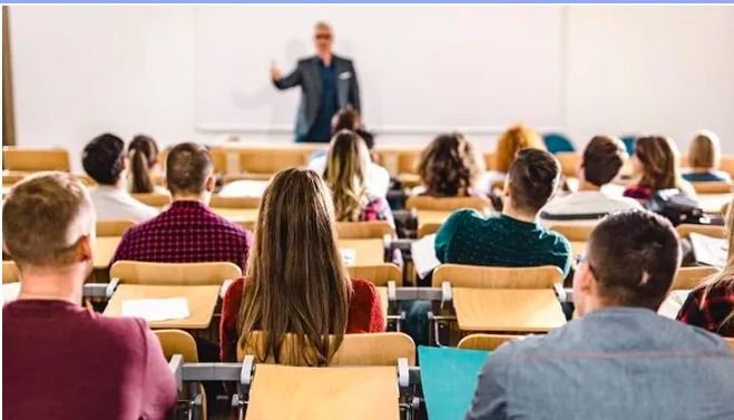 Üniversitelerde hibrit eğitim yarın başlıyor