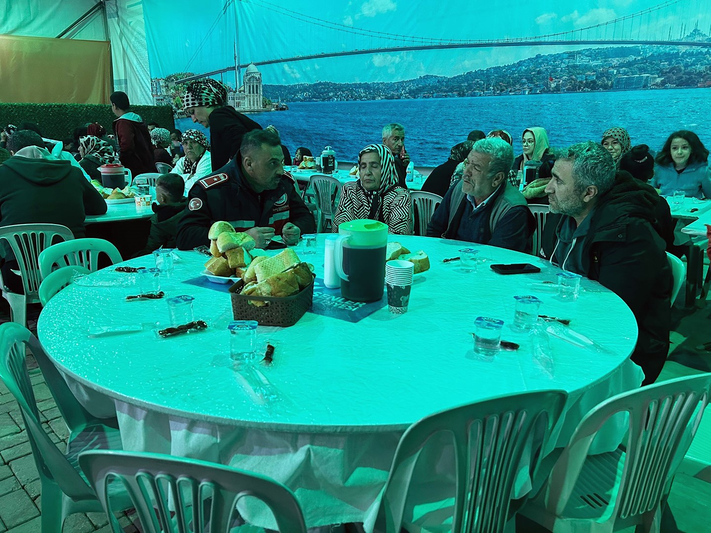 ESKAT, kurtardığı depremzedelerle iftar yaptı