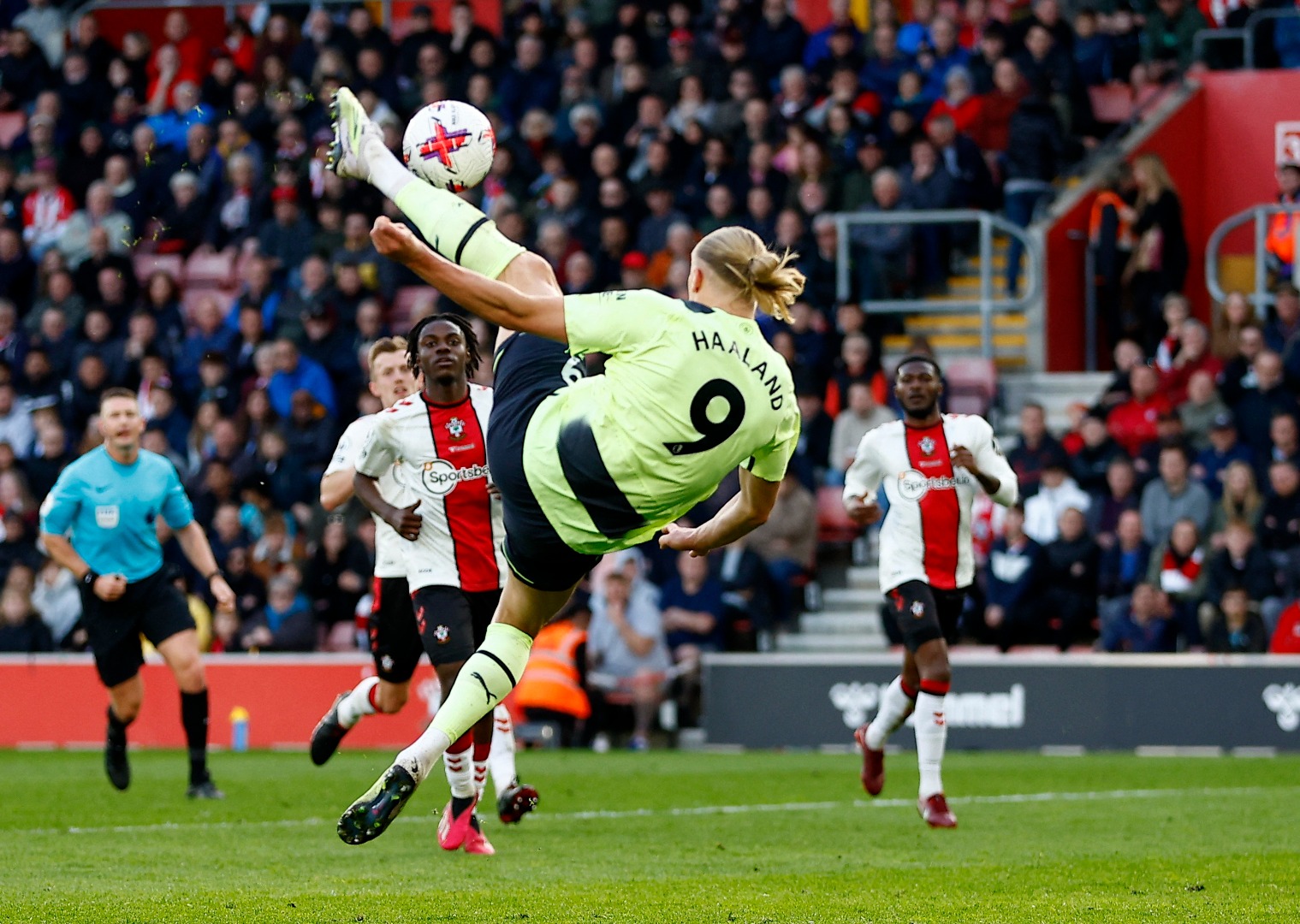 Manchester City rahat kazandı: Erling Haaland rekor kırdı