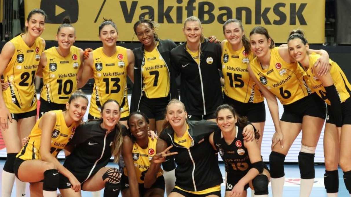 VakıfBank Galatasaray'ı set vermeden geçti