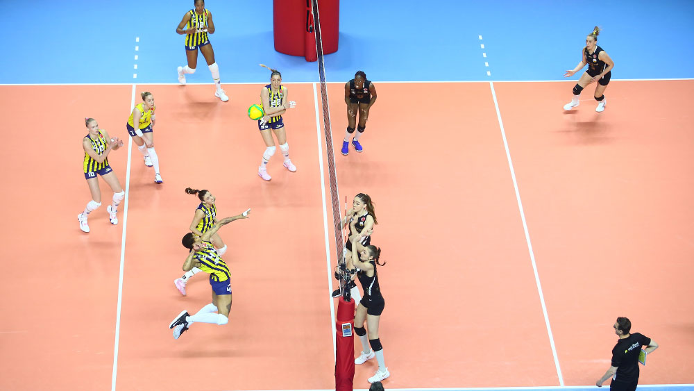 Fenerbahçe Vakıfbank'a 'altın sette' boyun eğdi