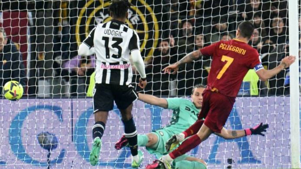 Roma Udinese'yi 3 golle geçti