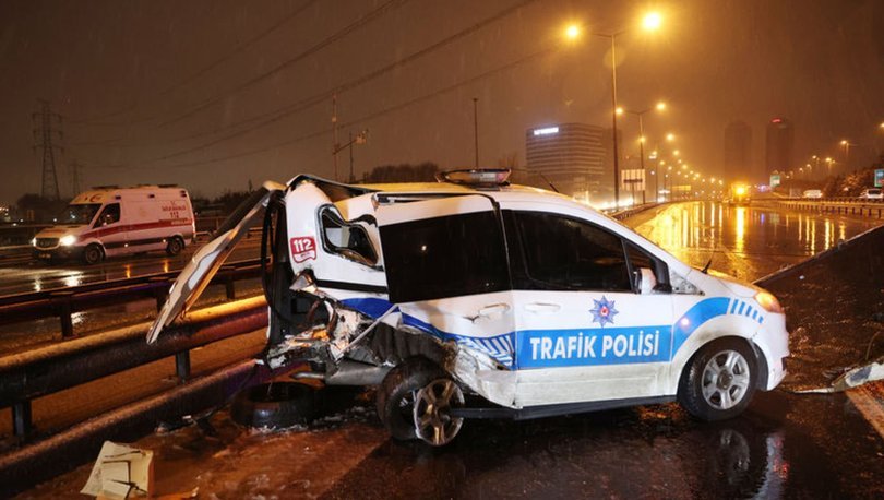 Aksaray'da otomobil ile polis aracı çarpıştı, 3'ü polis 6 kişi yaralandı