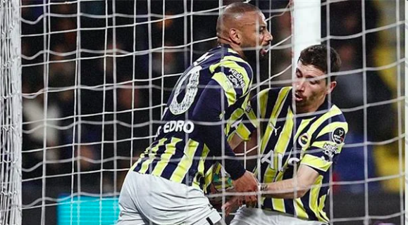 Fenerbahçe Başakşehir’i mağlup etti! Son 5 dakikada geri döndü