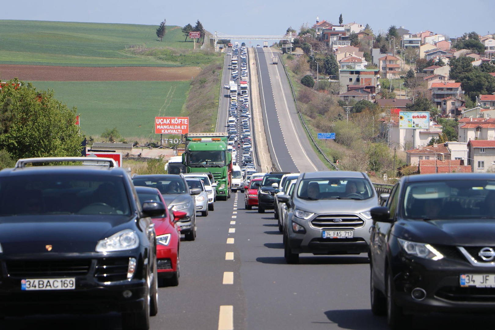 İstanbul- Tekirdağ yolunda bayram trafiği!