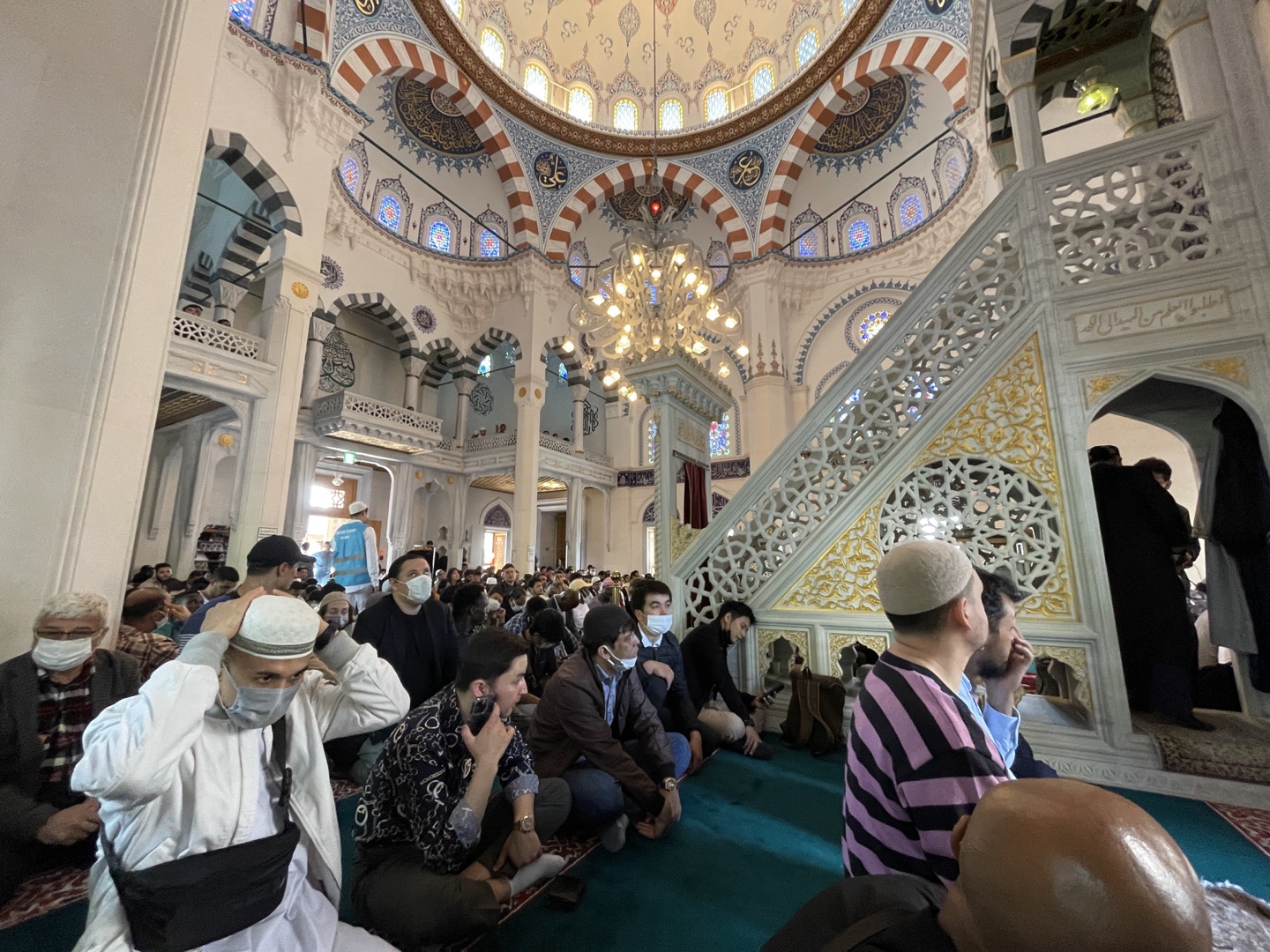 Tokyo Camisi'nde bayram namazı kılındı