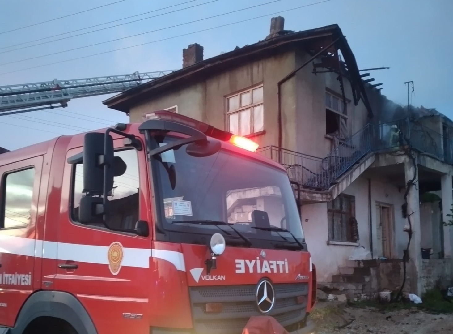 Karaman’da ev yangını korkuttu