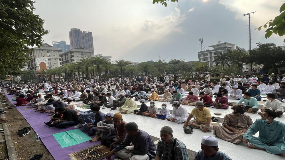 Tayland'da bayram namazına yoğun ilgi