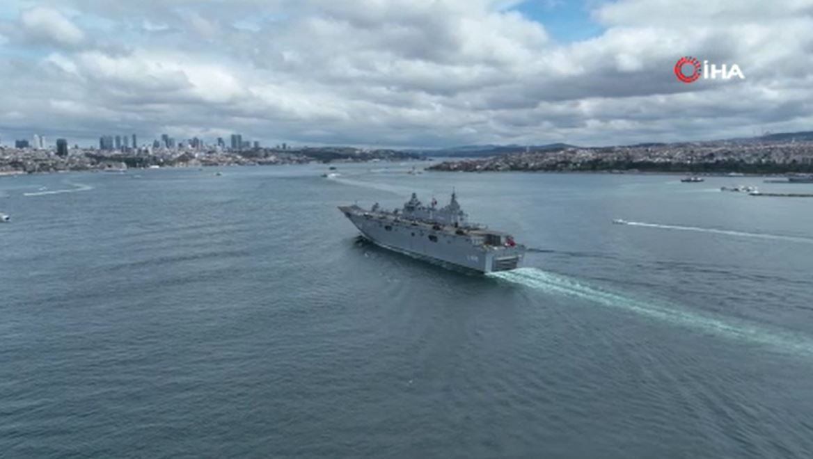 TCG Anadolu gemisi, İstanbul Boğazı’nda!