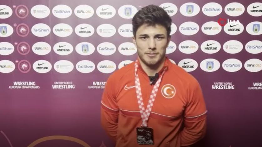 Başar: "Madalyamı ülkeme bayram hediyesi olarak armağan ediyorum"