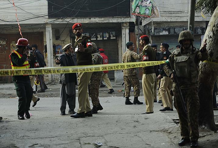 Pakistan'da karakola yönelik bombalı saldırıda 8 polis öldü