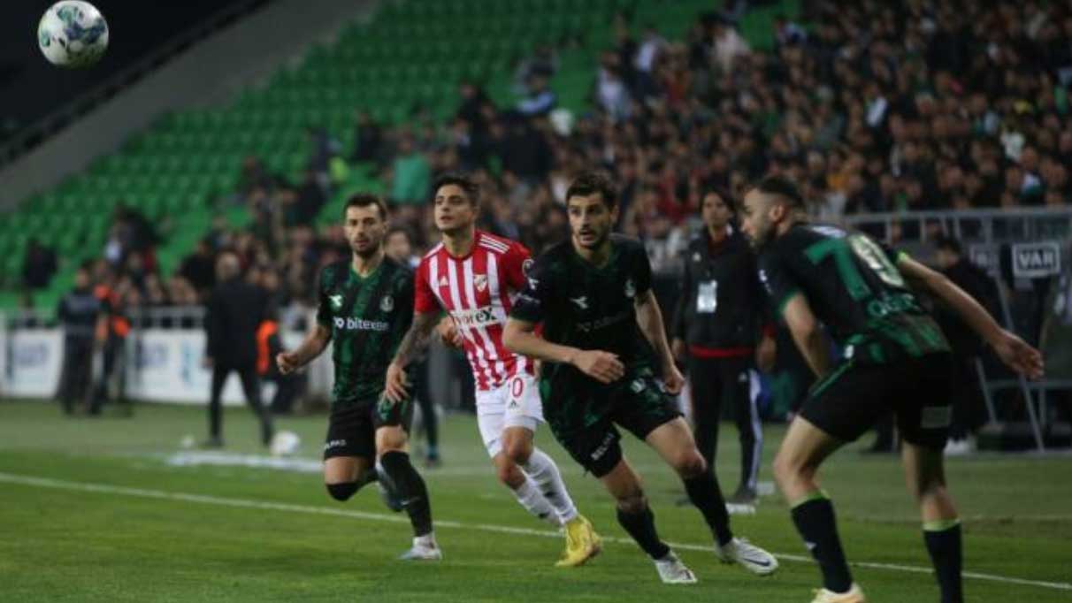 Sakaryaspor-Boluspor arasında gollü beraberlik