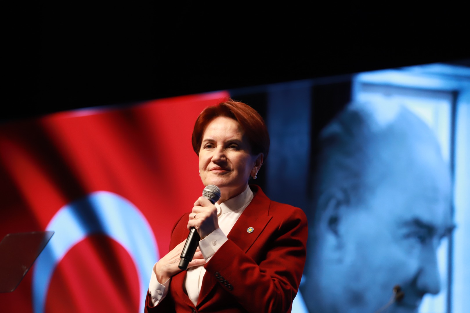 Akşener’in mitingine yağmur engeli!