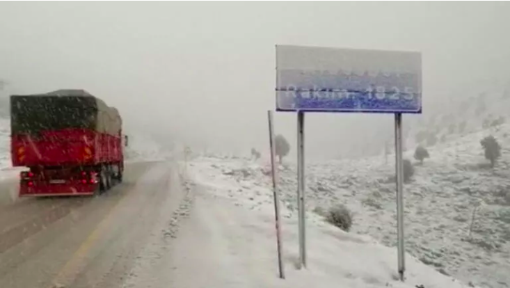 Mevsimler değişiyor mu? Antalya’ya Nisan ayının sonunda kar yağdı!