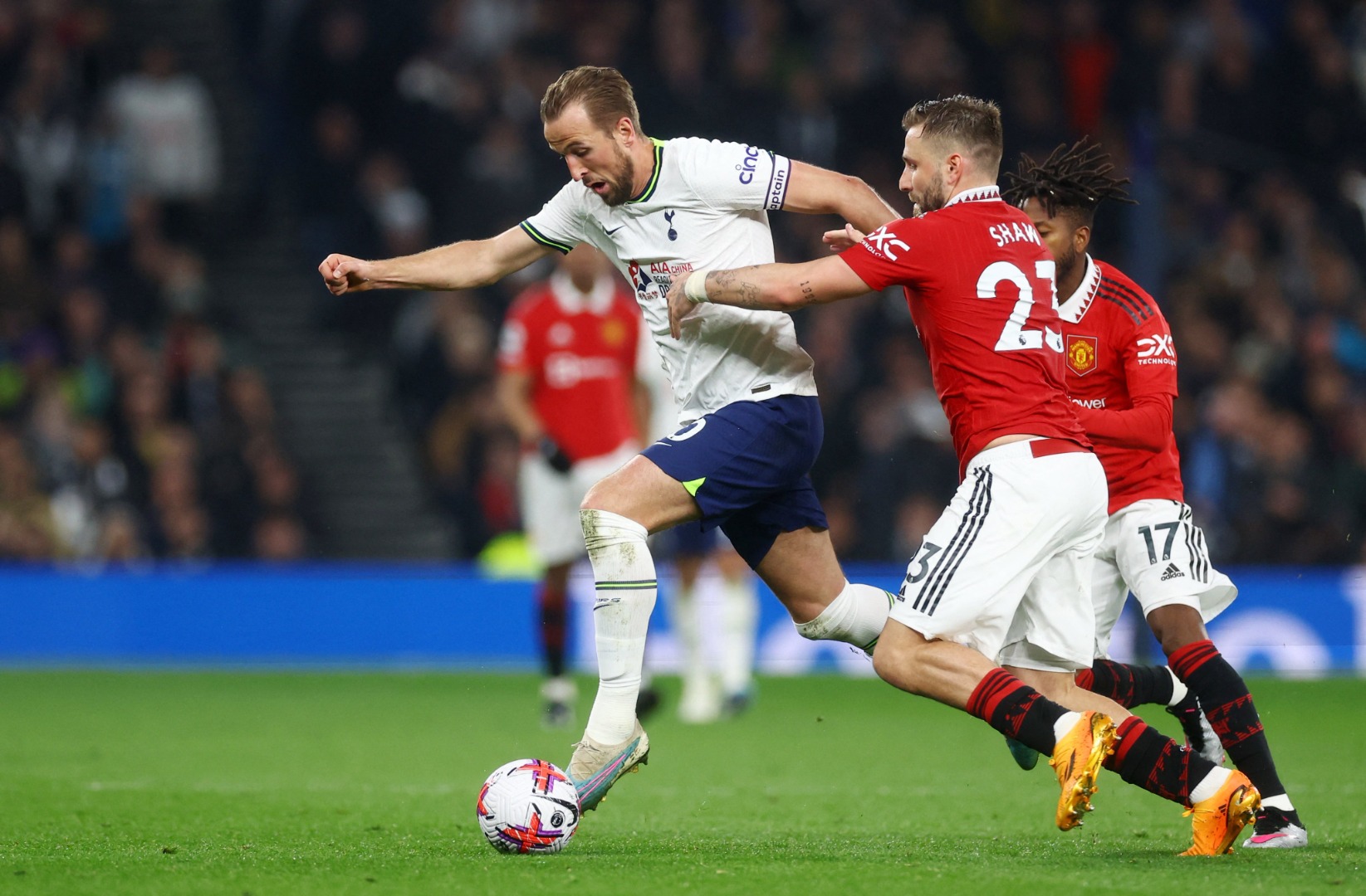 Tottenham, geriye düştüğü maçta Manchester United'a 3 puanı kaptırmadı