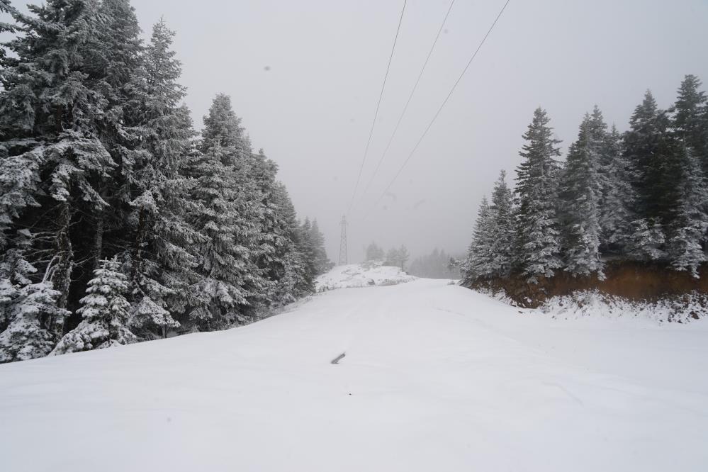 Ilgaz Dağı'nda kar yağışı