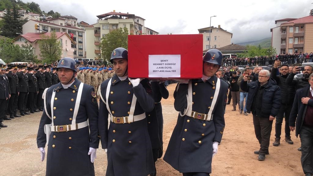 Tokat şehidini son yolculuğuna uğurladı