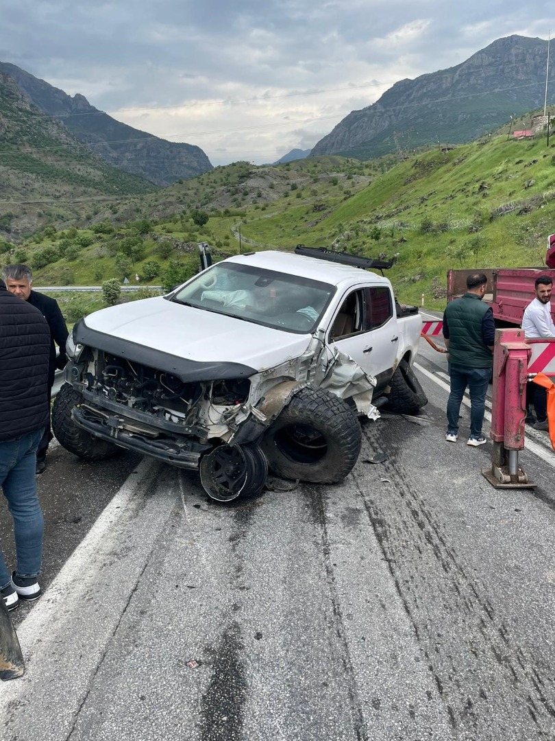 Siirt’te pikap ile kamyon çarpıştı: 1 yaralı