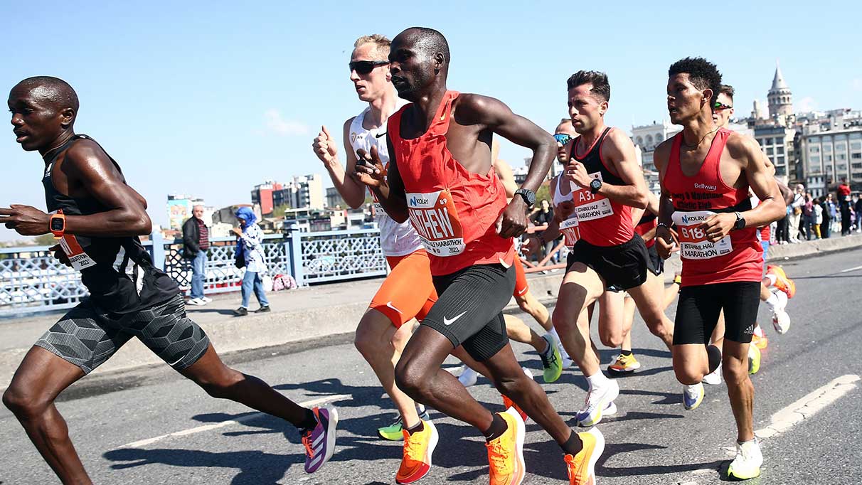 18. N Kolay İstanbul Yarı Maratonu'nda zaferin adı belli oldu