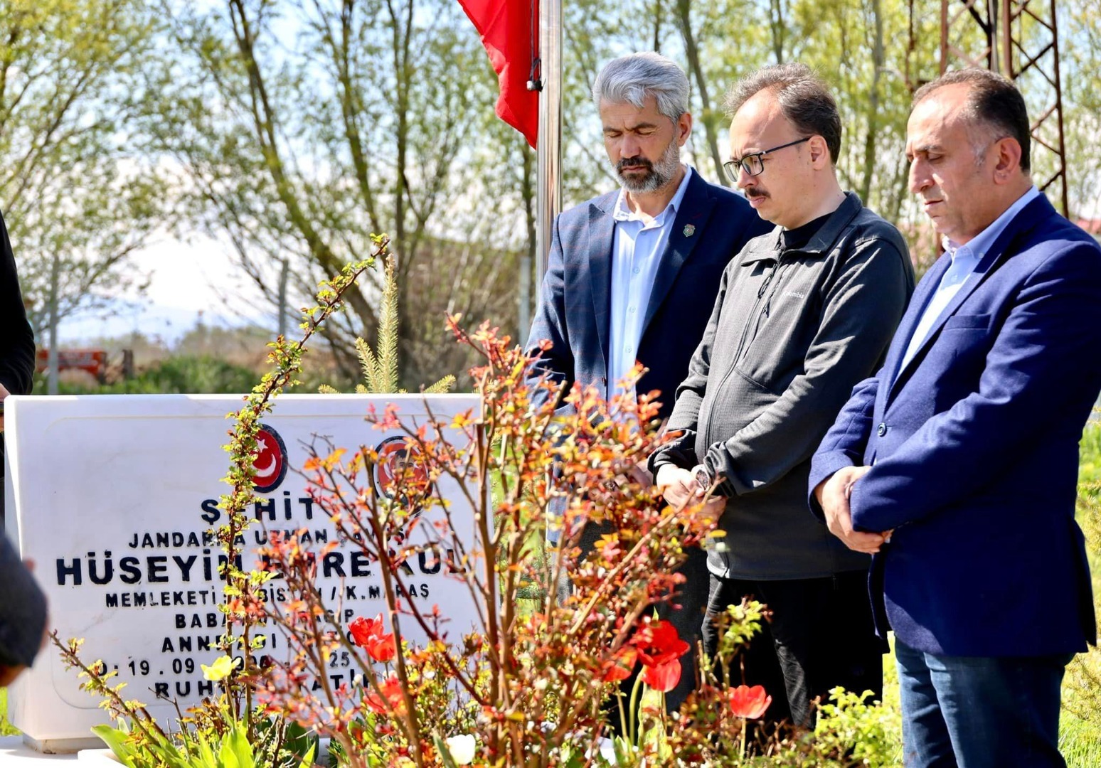 Vali Kızılkaya, Elbistanlı şehidi mezarı başında dualarla andı