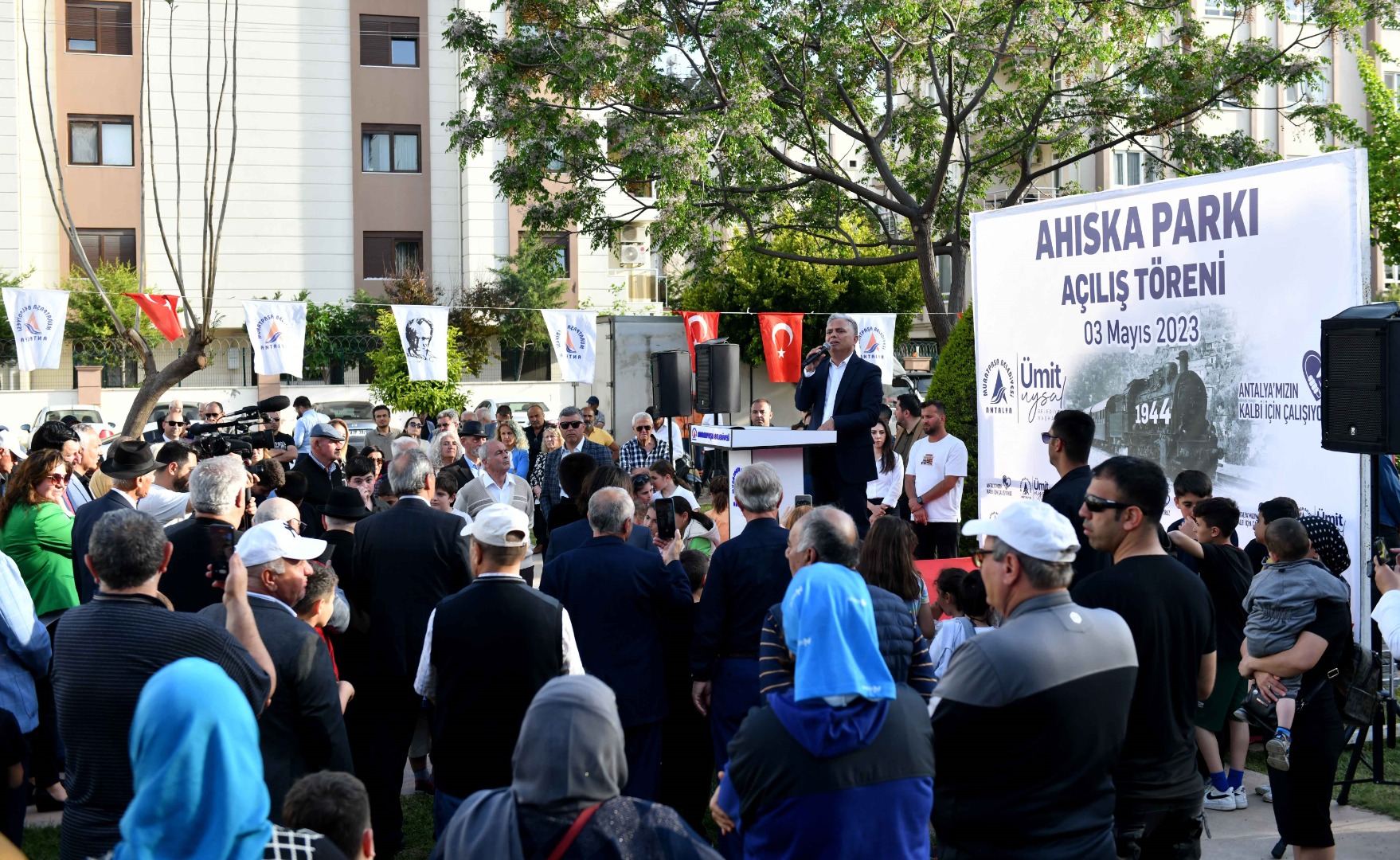 Muratpaşa'da Ahıska Parkı açıldı