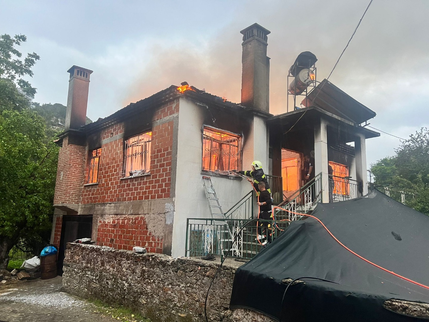 Muğla'da yangın: 2 ölü, 1 yaralı