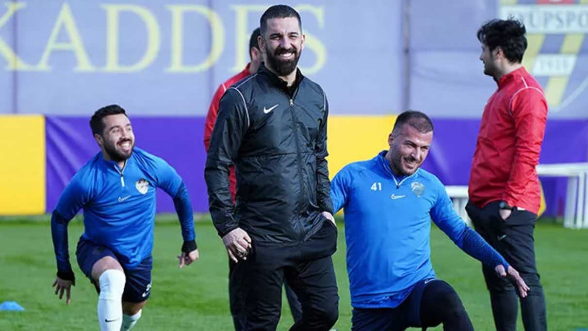 Arda Turan Süper Lig'e ulaşmak istiyor