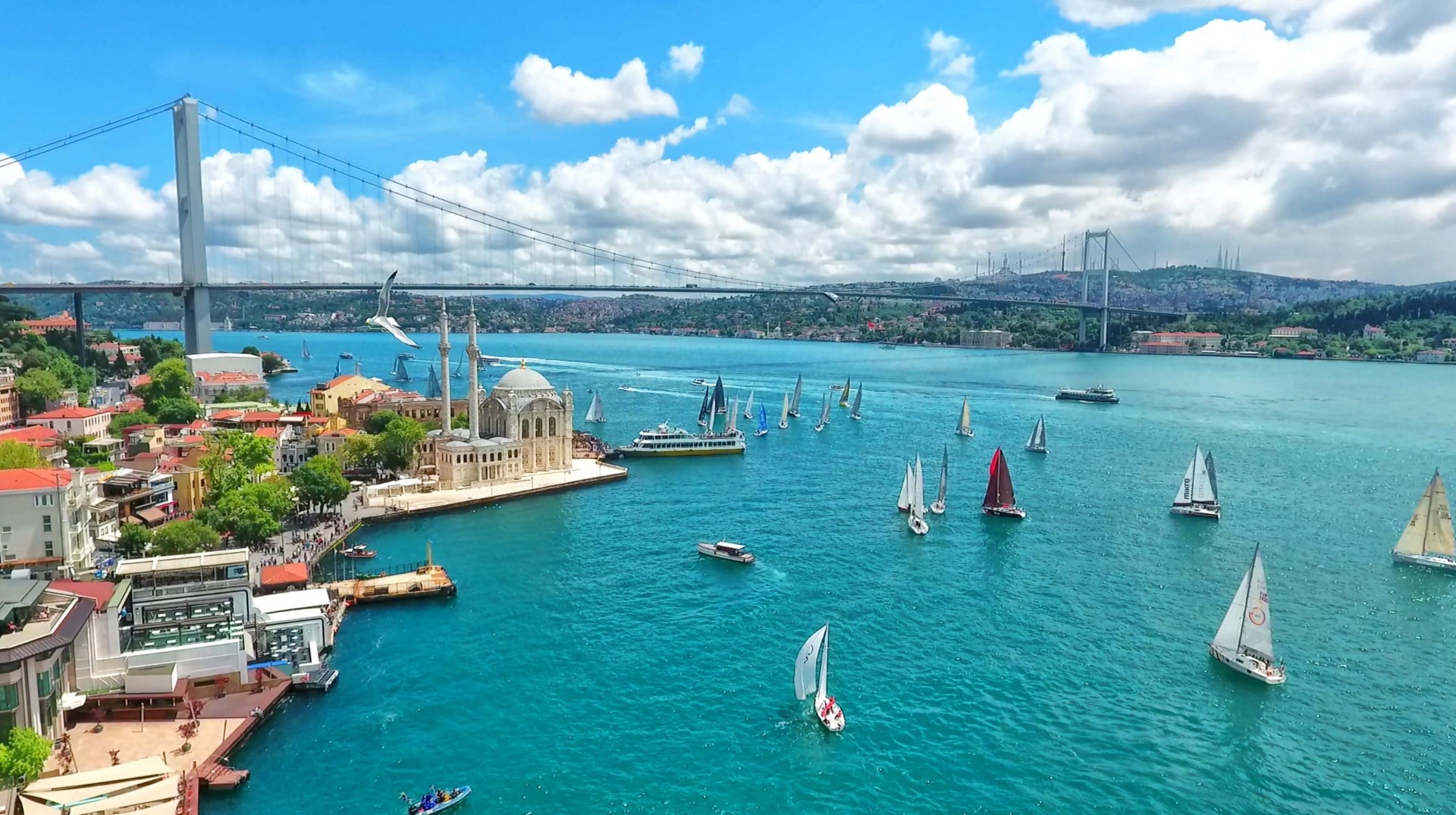 İstanbul Boğazı gemi trafiğine yeniden açıldı