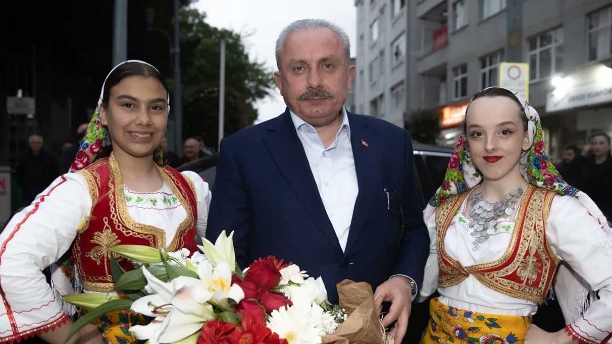 TBMM Başkanı Şentop, İstanbul'da "Hıdırellez Şenliği"ne katıldı