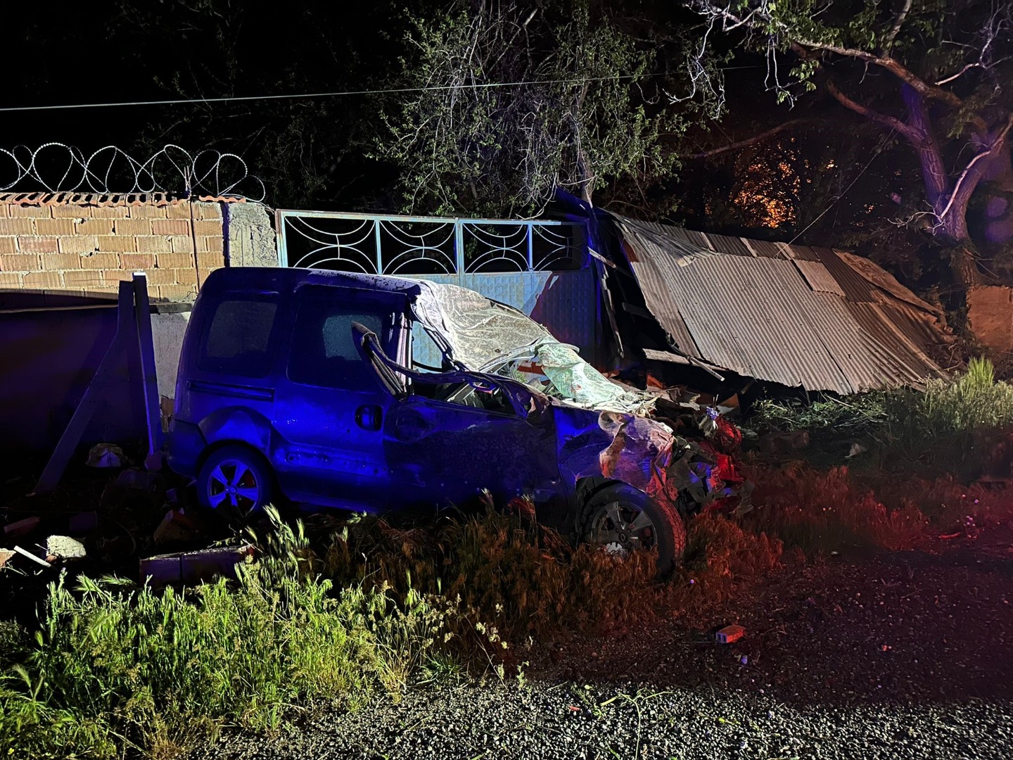 Elazığ’da takla atan araç hurdaya döndü