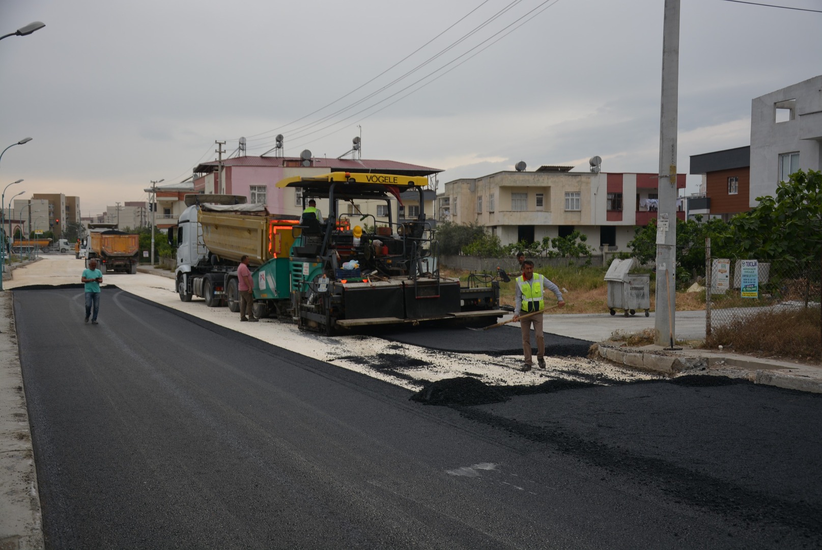 Tarsus'ta yol yapım çalışmaları sürüyor