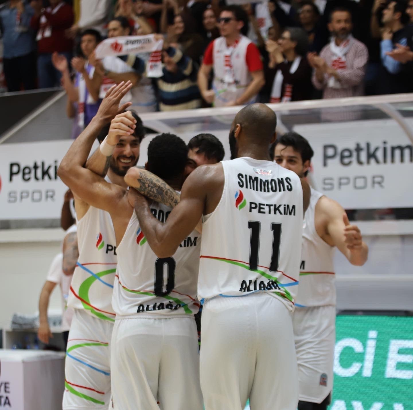 Aliağa Petkimspor'a 1 galibiyet yetiyor