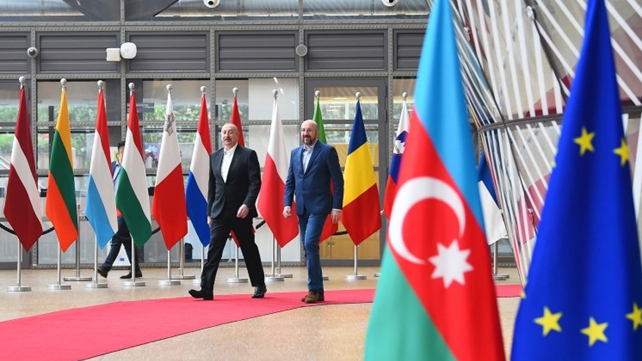 Azerbaycan Cumhurbaşkanı Aliyev, AB Konseyi Başkanı Charles Michel ile görüştü