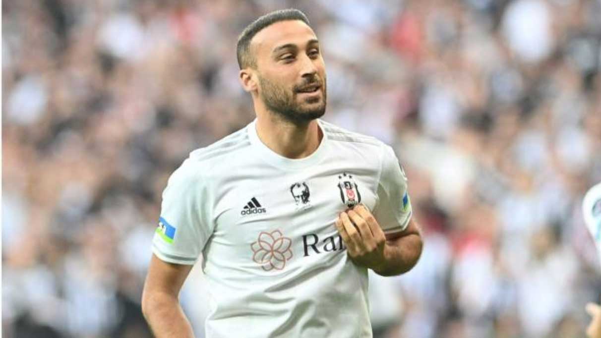 Cenk Tosun Beşiktaş'taki geleceğine karar verdi
