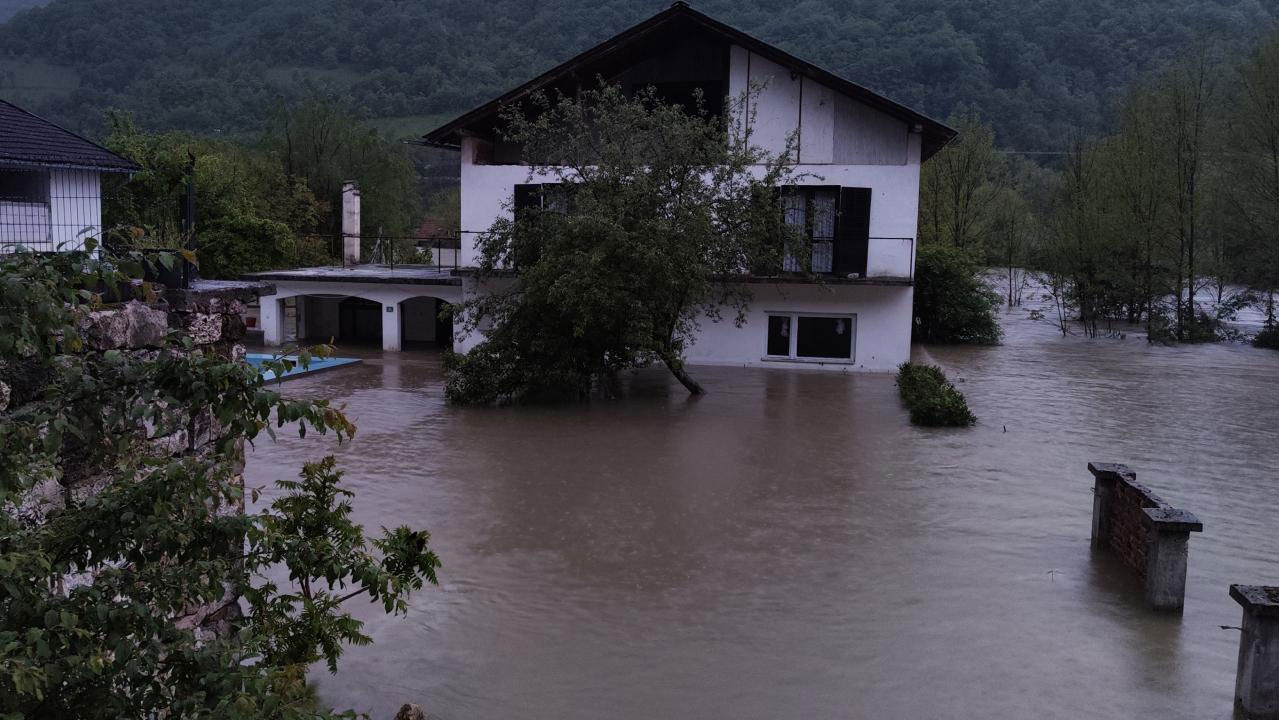 Bosna Hersek ve Hırvatistan'da sel